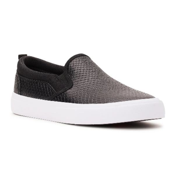 Womens Airwalk Slip-on Sneakers - Picture 2 of 15